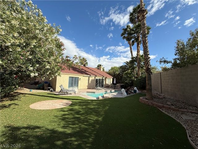 3301 Beach Port Drive, Las Vegas, NV 89117