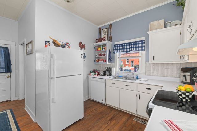 215 S Military Ave, Lawrenceburg, TN 38464
