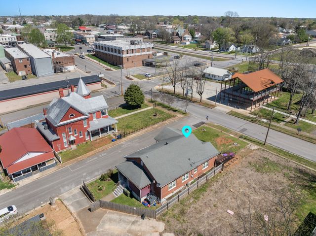 215 S Military Ave, Lawrenceburg, TN 38464