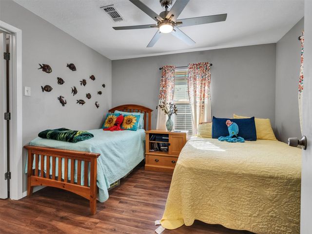 656 Warsaw Street, Bayou Vista, TX 77563