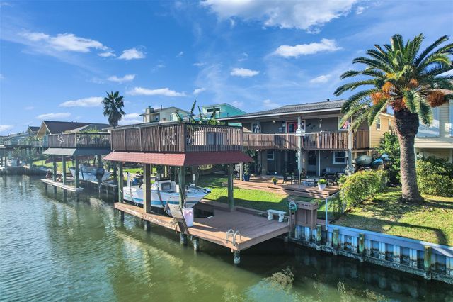 656 Warsaw Street, Bayou Vista, TX 77563