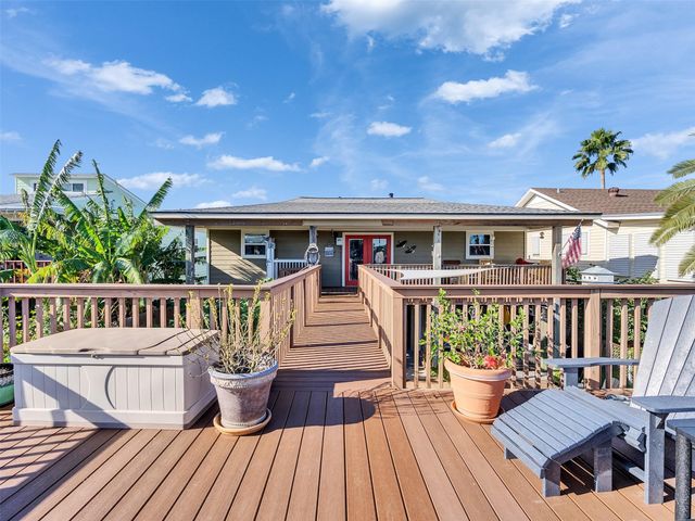 656 Warsaw Street, Bayou Vista, TX 77563