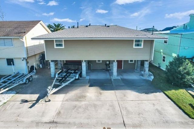 656 Warsaw Street, Bayou Vista, TX 77563