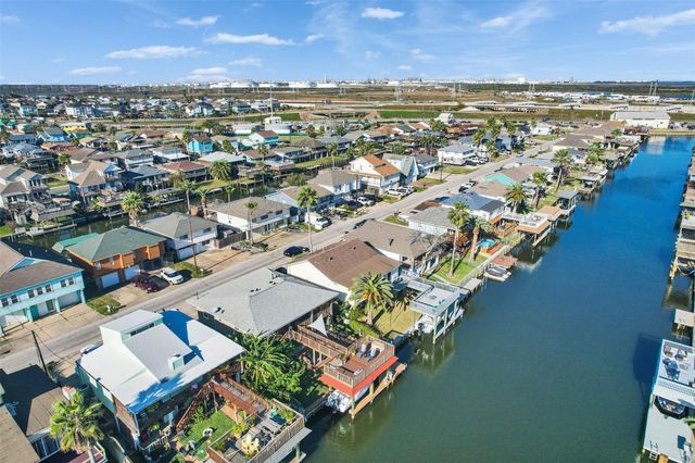 656 Warsaw Street, Bayou Vista, TX 77563