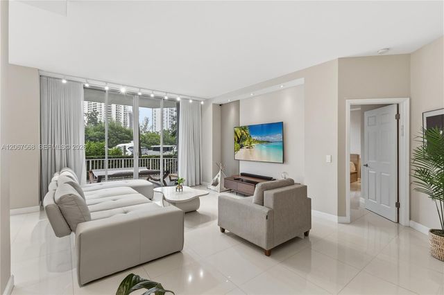 3500 Mystic Pointe Drive 104, Aventura, FL 33180