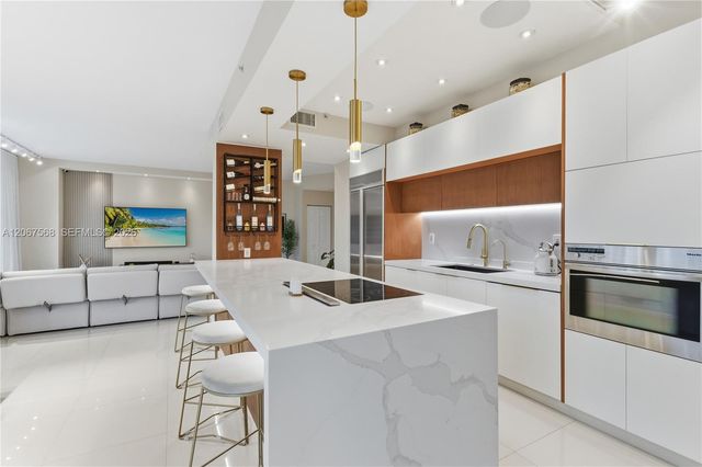 3500 Mystic Pointe Drive 104, Aventura, FL 33180
