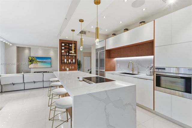 3500 Mystic Pointe Drive 104, Aventura, FL 33180