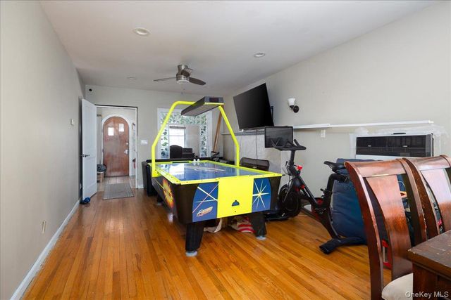 1036 California Place N, Island Park, NY 11558