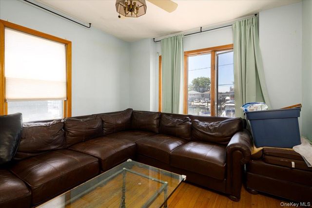 1036 California Place N, Island Park, NY 11558