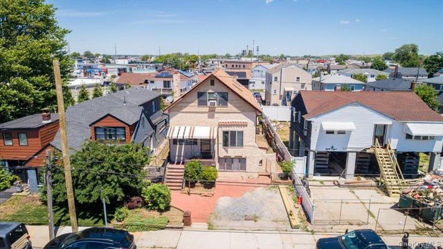 1036 California Place N, Island Park, NY 11558