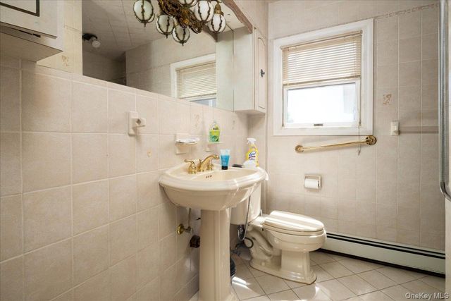 1036 California Place N, Island Park, NY 11558