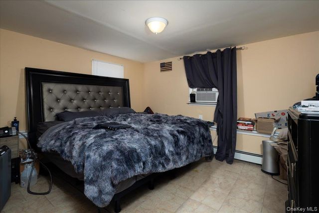 1036 California Place N, Island Park, NY 11558