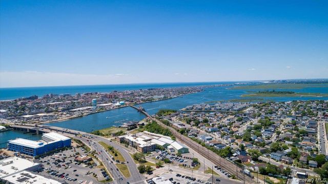 1036 California Place N, Island Park, NY 11558