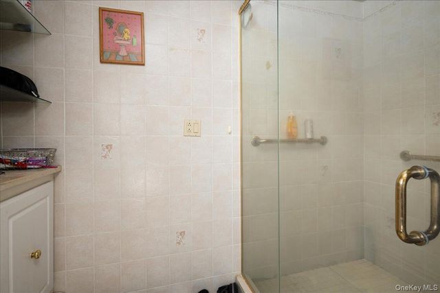 1036 California Place N, Island Park, NY 11558
