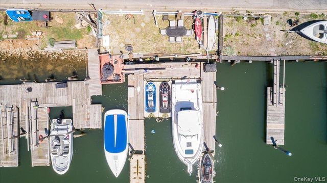 1036 California Place N, Island Park, NY 11558