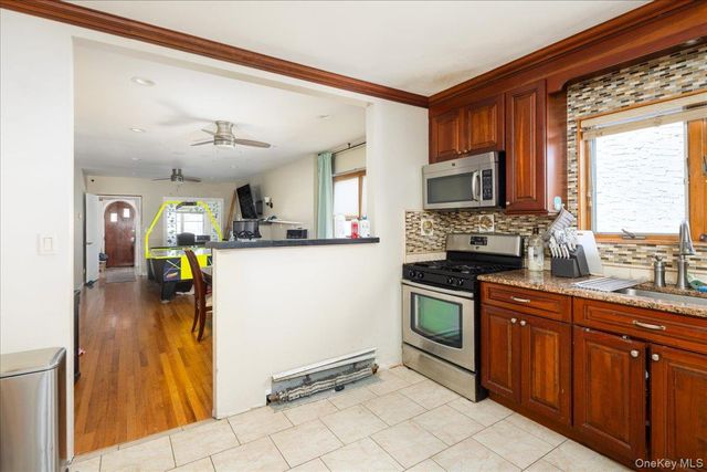 1036 California Place N, Island Park, NY 11558