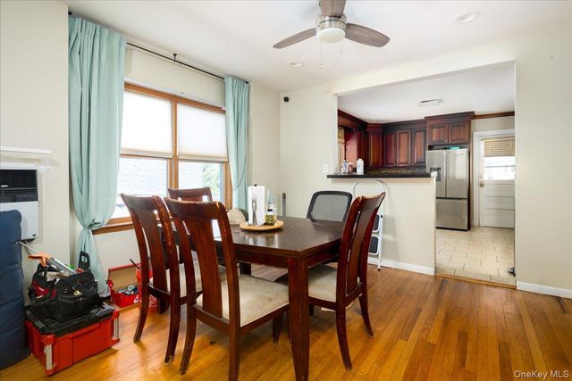 1036 California Place N, Island Park, NY 11558