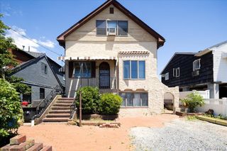 1036 California Place N, Island Park, NY 11558