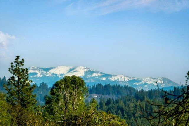 18085 Oak Tree Rd, Nevada City, CA 95959