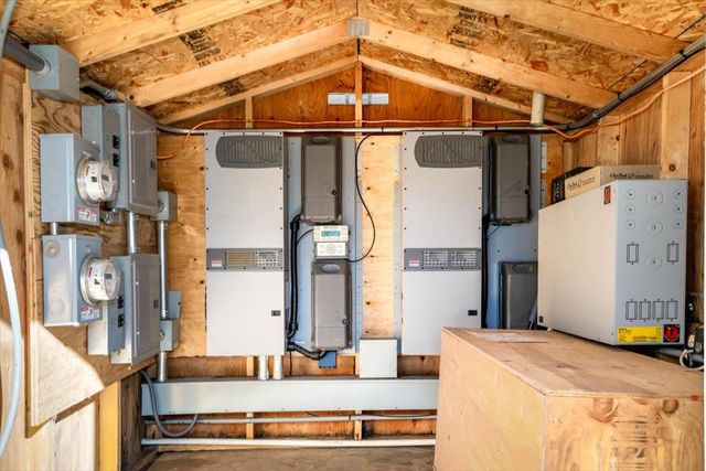 18085 Oak Tree Rd, Nevada City, CA 95959