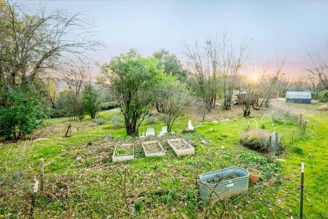 18085 Oak Tree Rd, Nevada City, CA 95959