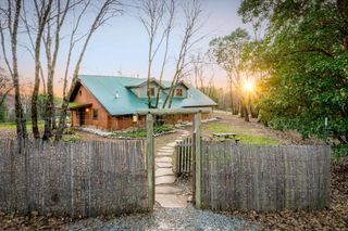 18085 Oak Tree Rd, Nevada City, CA 95959