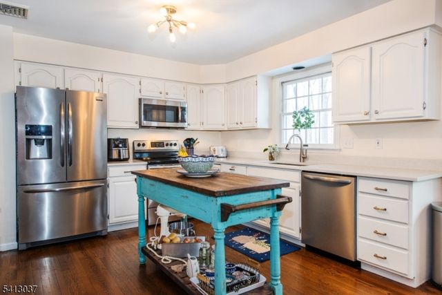 7 Chestnut St, Washington Twp., NJ 07853