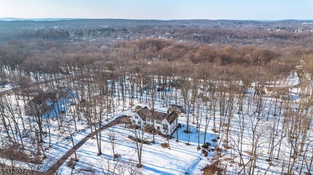 7 Chestnut St, Washington Twp., NJ 07853