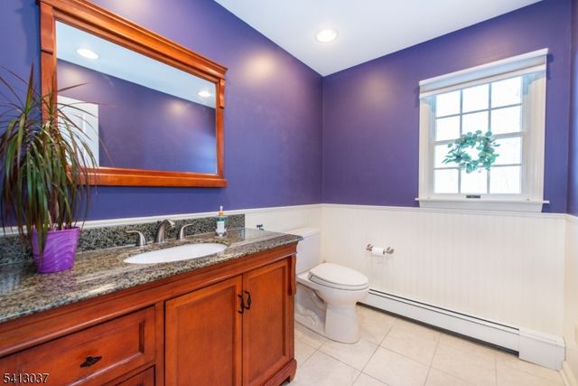 7 Chestnut St, Washington Twp., NJ 07853