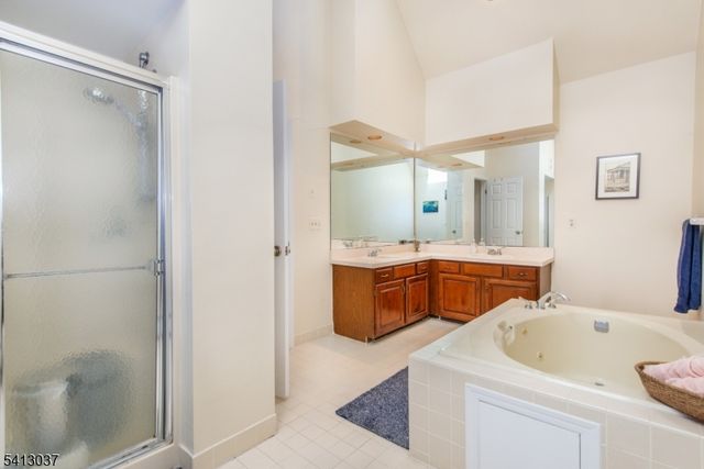 7 Chestnut St, Washington Twp., NJ 07853