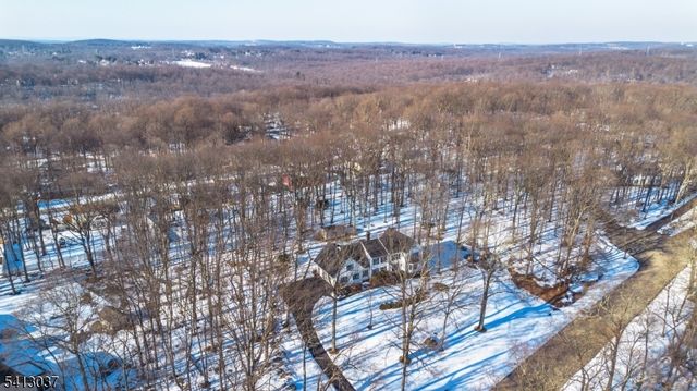 7 Chestnut St, Washington Twp., NJ 07853