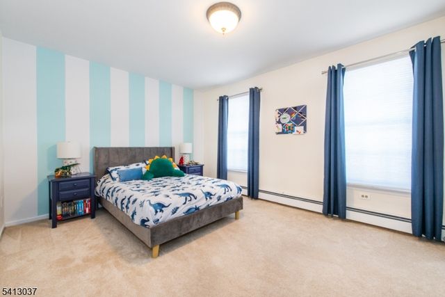 7 Chestnut St, Washington Twp., NJ 07853