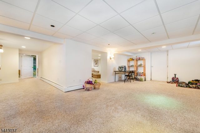 7 Chestnut St, Washington Twp., NJ 07853