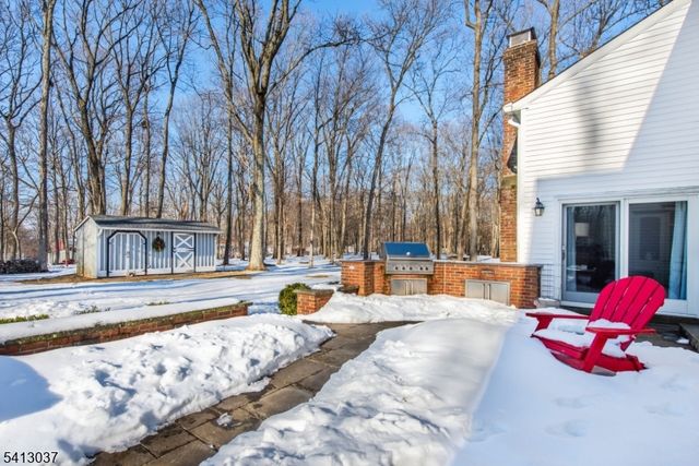 7 Chestnut St, Washington Twp., NJ 07853