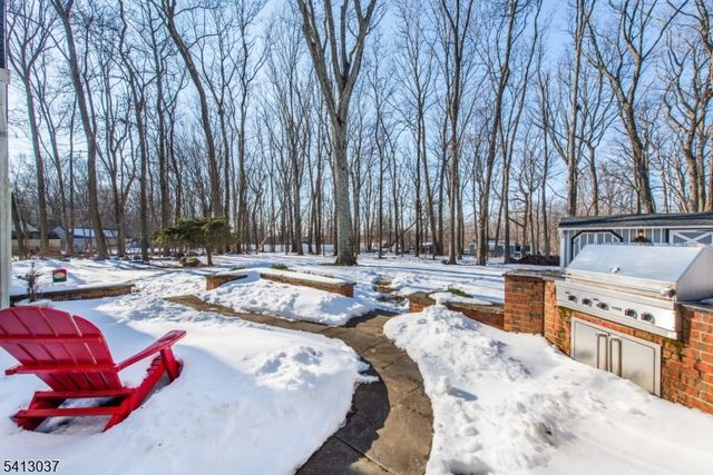 7 Chestnut St, Washington Twp., NJ 07853