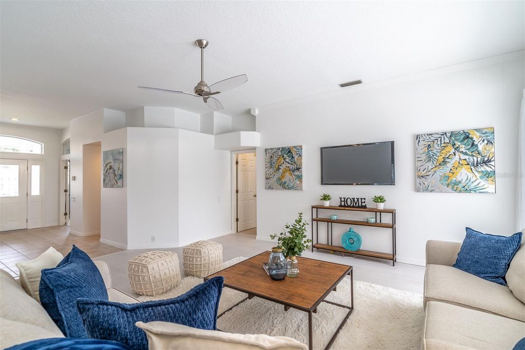 Image 6 of property listing at 3000 HATTERAS POINT, Oviedo, FL 32765