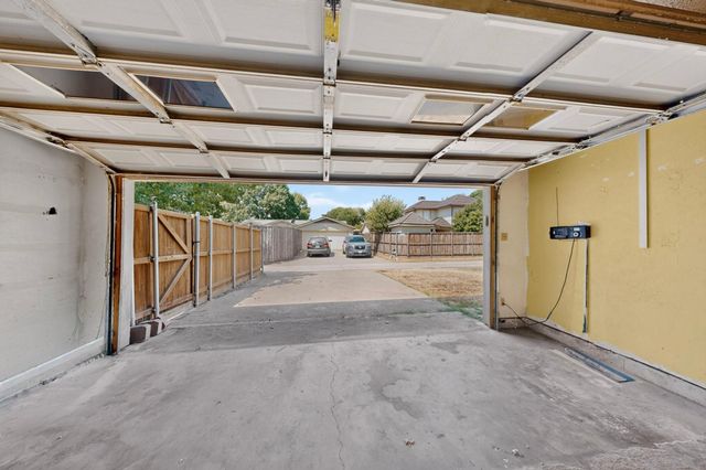2009 Glencrest Lane, Garland, TX 75040
