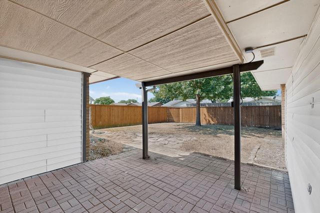 2009 Glencrest Lane, Garland, TX 75040