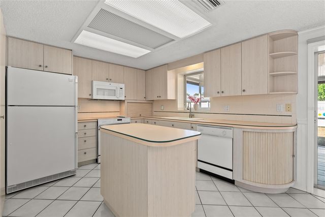 3717 PRADO DRIVE, Sarasota, FL 34235