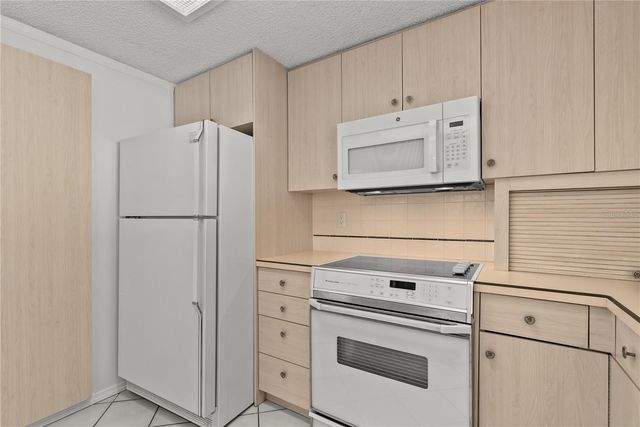 3717 PRADO DRIVE, Sarasota, FL 34235