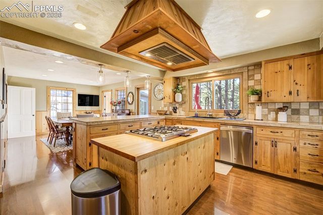 1260 Timber Valley Road, Colorado Springs, CO 80919