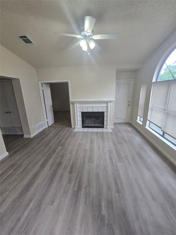 919 Gaynor Avenue, Duncanville, TX 75137