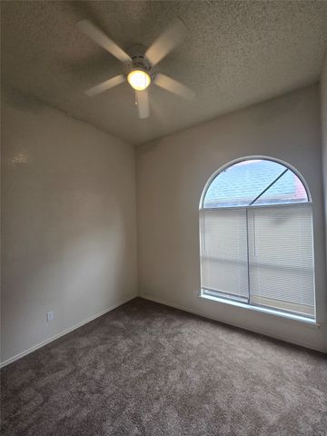 919 Gaynor Avenue, Duncanville, TX 75137