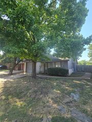 919 Gaynor Avenue, Duncanville, TX 75137