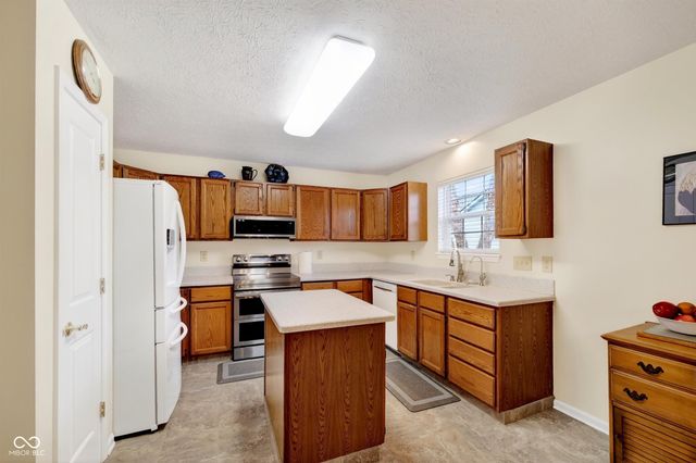 7746 Winding Creek Drive, Indianapolis, IN 46236