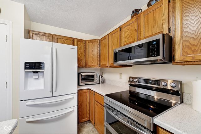 7746 Winding Creek Drive, Indianapolis, IN 46236