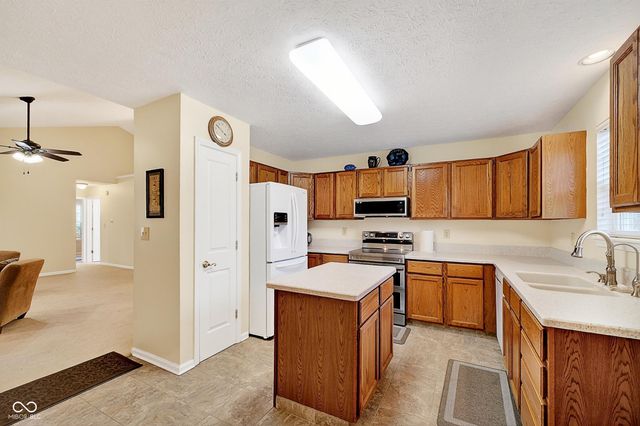 7746 Winding Creek Drive, Indianapolis, IN 46236