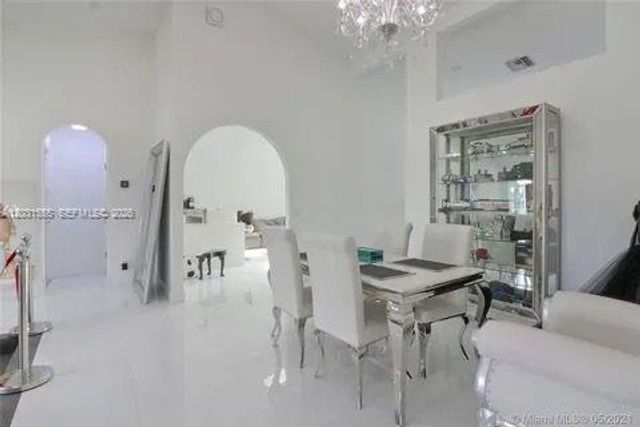 270 SE 7th St, Dania Beach, FL 33004