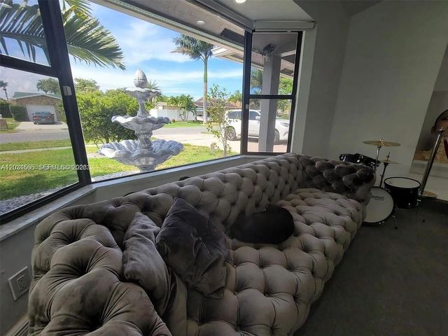 270 SE 7th St, Dania Beach, FL 33004