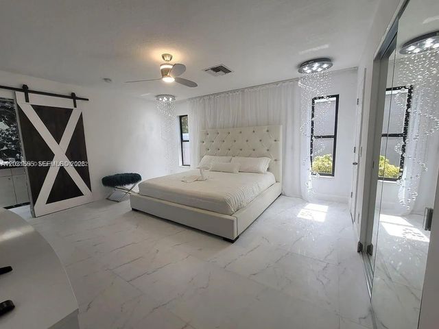 270 SE 7th St, Dania Beach, FL 33004